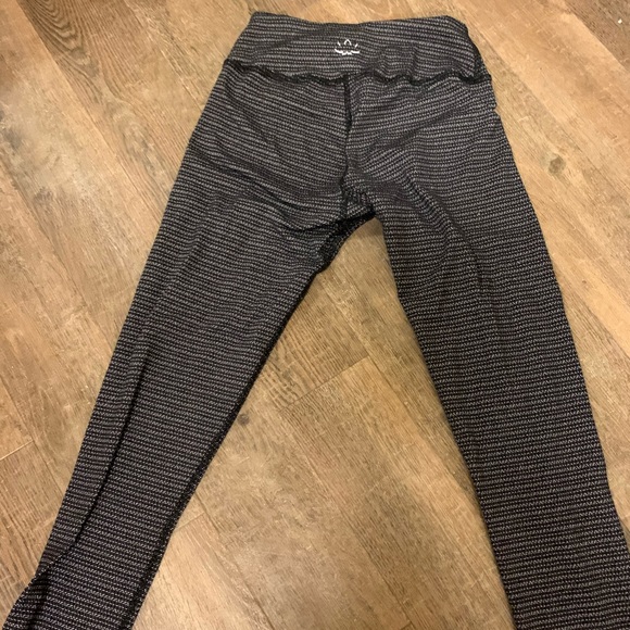 Beyond yoga high waist Capris xs - Picture 4 of 5